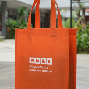 Tas Spunbond Promosi Custom untuk Sekolah, Kampus, dan Perusahaan | Produsen Tas Spunbond Custom Sekolah & Instansi – Bisa Sablon Logo dan Custom Ukuran
